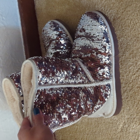 UGG boots - Classic Short Sparkle  sequin S/N 3353 Size 7 - Picture 6 of 10